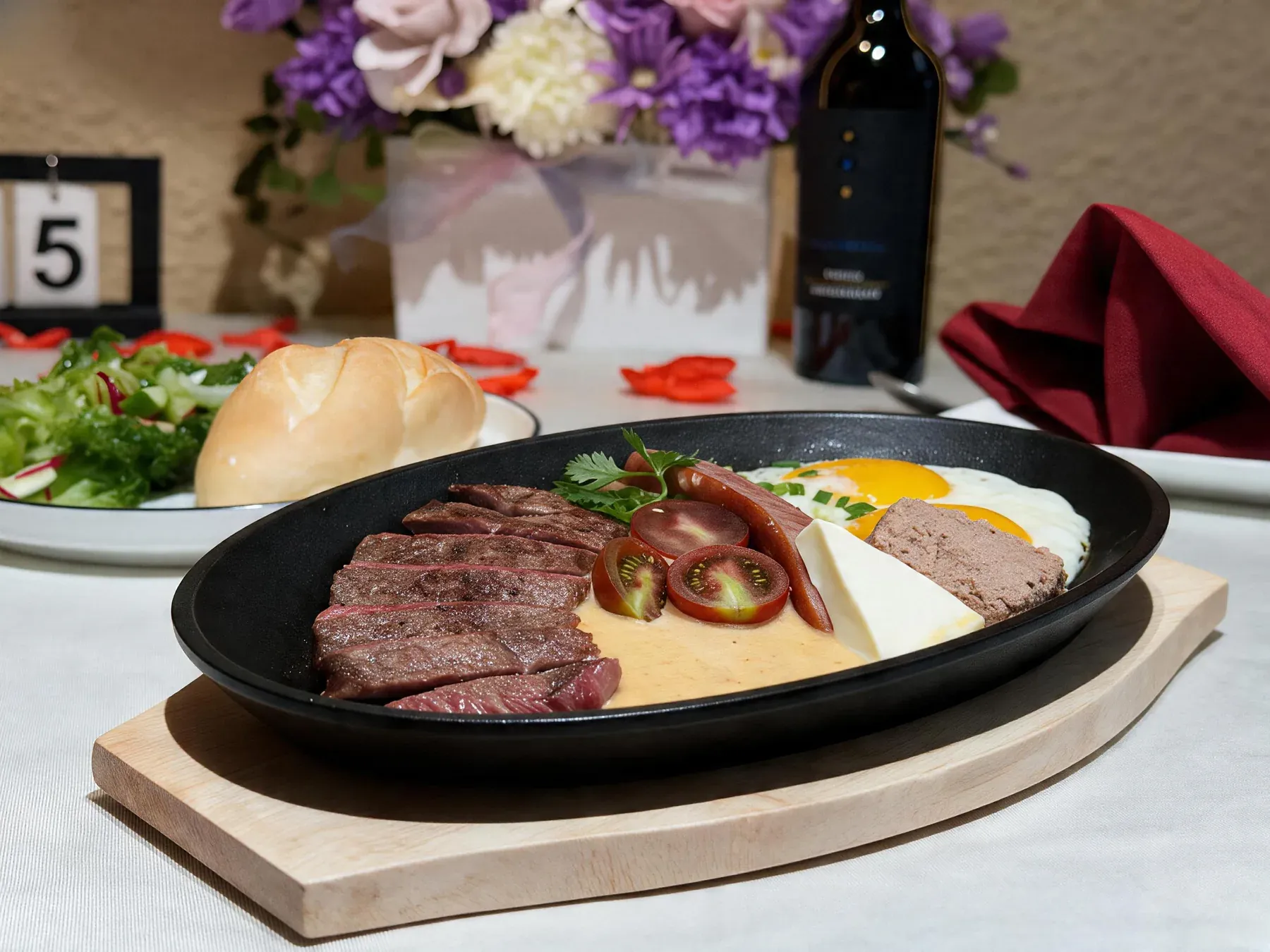 Món Topblade Wagyu Bò Né Spicy Cheese tại Ơ Bistro
